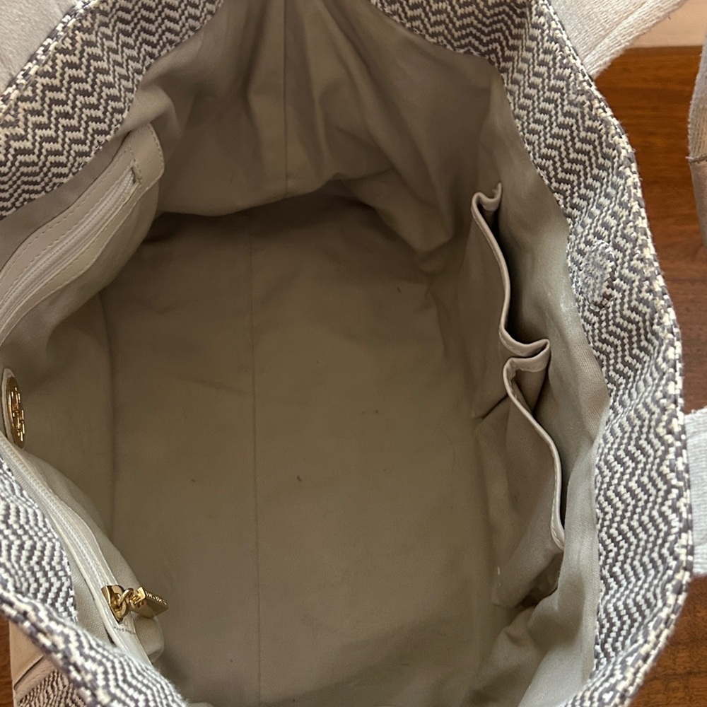 Tory Burch Cream Tote Bag - Picture 7 of 15